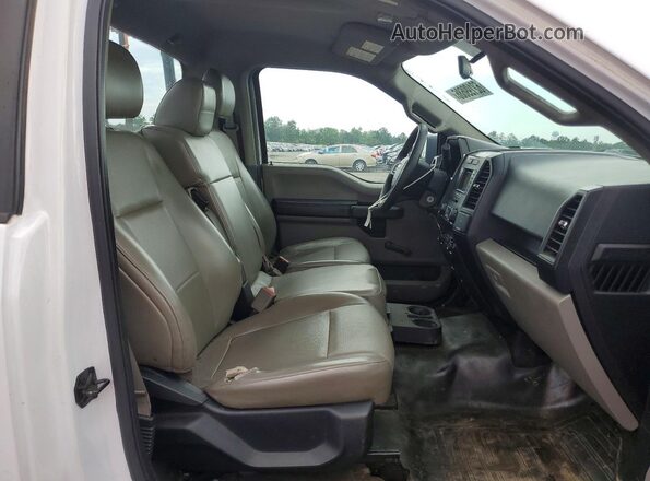 1FTMF1C87HKE46332 2017 FORD F150 Белый Вид задней части салона