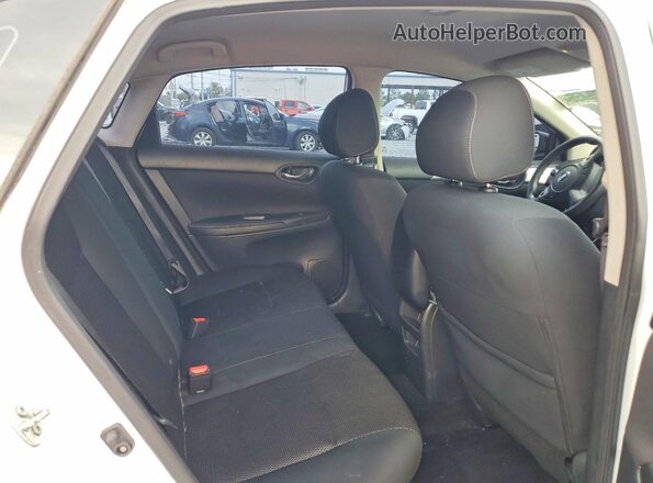 3N1AB7AP9KY334574 2019 NISSAN SENTRA White Widok wnętrza z tyłu