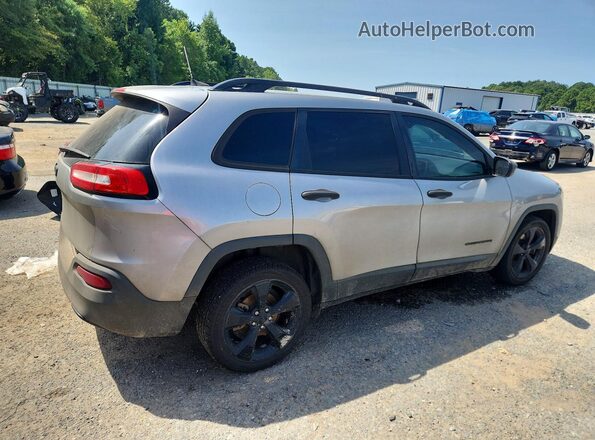 1C4PJLAB4HW558942 2017 JEEP CHEROKEE Silver Front right