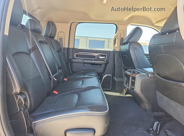 3C63RRML3NG193590 2022 RAM 3500 Black Vista interior trasera
