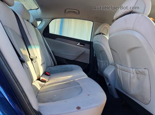 5NPE24AF6HH570805 2017 HYUNDAI SONATA Синий Вид задней части салона