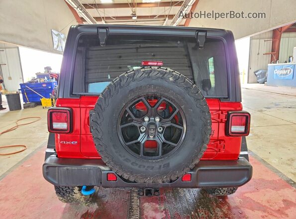 1C4RJXN61RW229128 2024 JEEP WRANGLER Red Front interior view