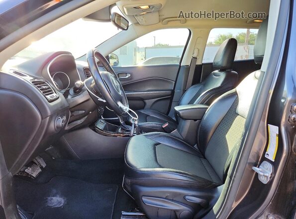 3C4NJCBB8LT129422 2020 JEEP COMPASS Gray Dashboard view