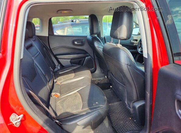 3C4NJDBB4KT734199 2019 JEEP COMPASS Red Rear interior view