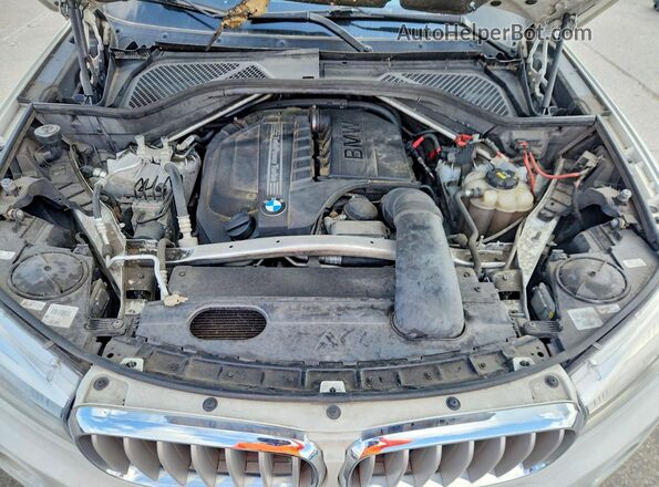 5UXKR2C53J0Z21663 2018 BMW X5 Белый Вид наклейки с VIN-кодом