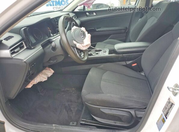 5XXG14J26MG017618 2021 KIA K5 White Vista del salpicadero