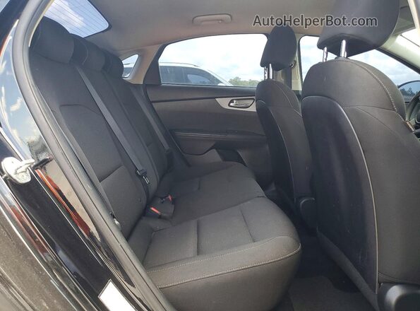 3KPF24AD5ME339329 2021 KIA FORTE Black Widok wnętrza z tyłu