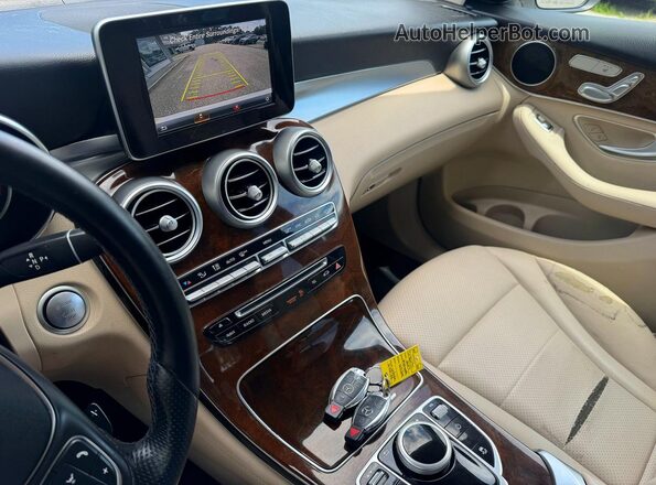 WDC0G4KB7HF242188 2017 MERCEDES-BENZ GLC-CLASS White Вид щитка приладів