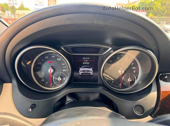 WDDSJ4EB1JN663143 2018 MERCEDES-BENZ CLA-CLASS Синий Вид панели приборов