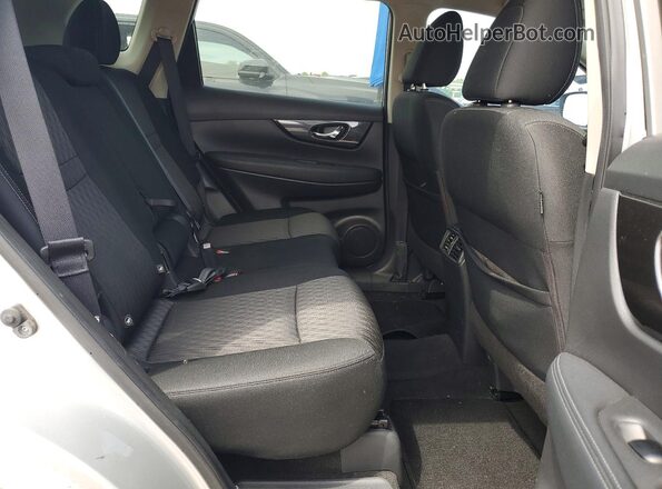 KNMAT2MT1HP559166 2017 NISSAN ROGUE Silver Շարժիչի բաժամունքի տեսք