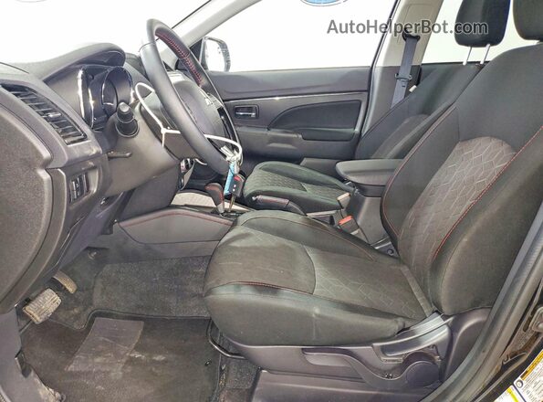 JA4ARUAU4TU005583 2026 MITSUBISHI OUTLANDER Black წინა პანელის ხედი