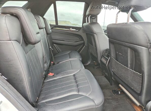 4JGDA5HB0HA884461 2017 MERCEDES-BENZ GLE White Widok wnętrza z tyłu