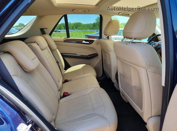 4JGDA5HB1HA912753 2017 MERCEDES-BENZ GLE Blue Вид задніх сидінь