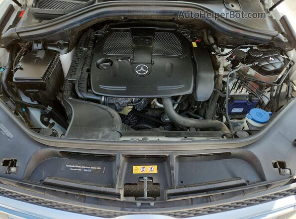 4JGDA5HB2HA818896 2017 MERCEDES-BENZ GLE White Widok wnętrza z tyłu