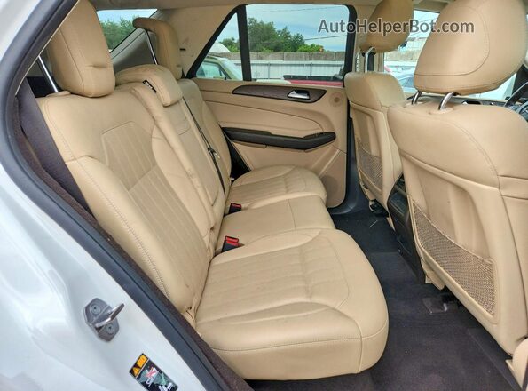 4JGDA5HB2JB186546 2018 MERCEDES-BENZ GLE White Widok wnętrza z tyłu
