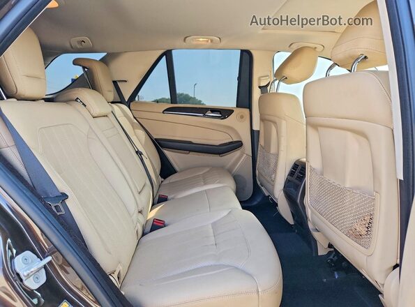 4JGDA5HB3GA807047 2016 MERCEDES-BENZ GLE Коричневый Вид задней части салона