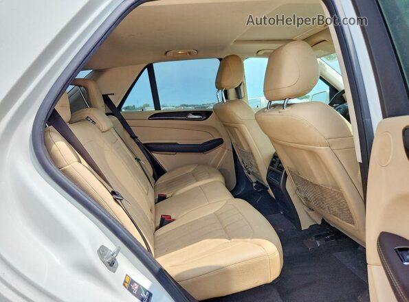 4JGDA5HB4HA908695 2017 MERCEDES-BENZ GLE White Vista interior trasera