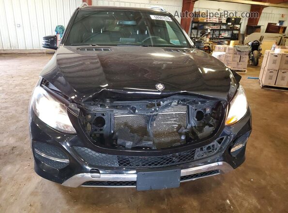 4JGDA5HB5HA916787 2017 MERCEDES-BENZ GLE Black Widok z przodu