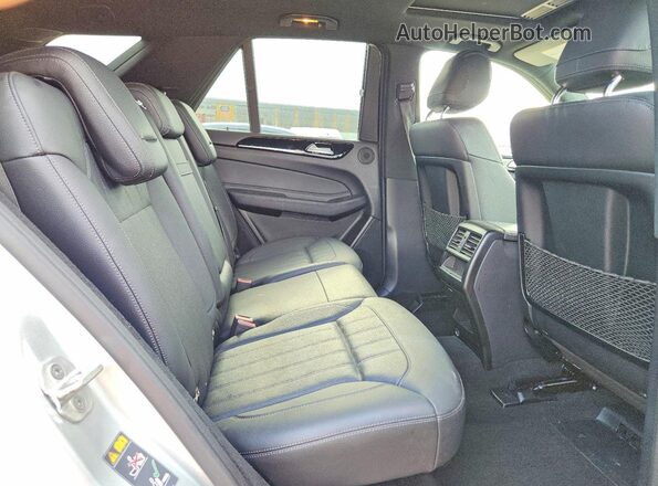 4JGDA5HB9GA661706 2016 MERCEDES-BENZ GLE Silver Widok wnętrza z tyłu