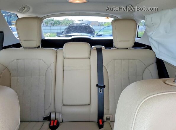 4JGDA5HB9JB070275 2018 MERCEDES-BENZ GLE White Rear seats view