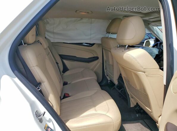 4JGDA5HB9JB070275 2018 MERCEDES-BENZ GLE White Rear interior view
