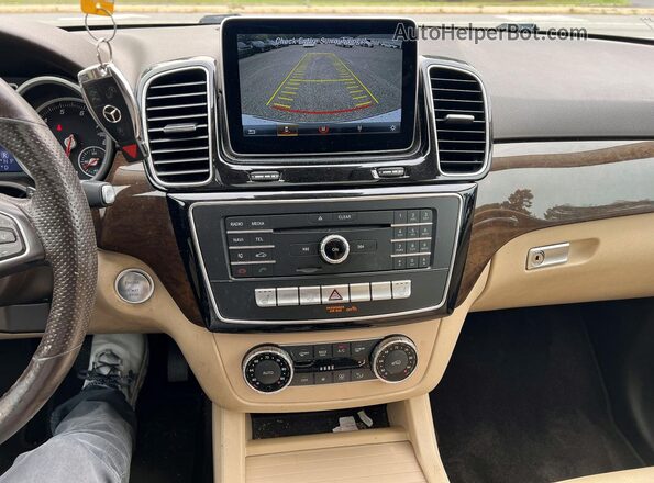 4JGDA5HBXGA644364 2016 MERCEDES-BENZ GLE White Widok tylnych siedzeń