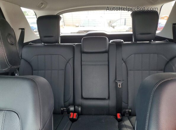 4JGDA5JB0GA689050 2016 MERCEDES-BENZ GLE Silver Widok tylnych siedzeń