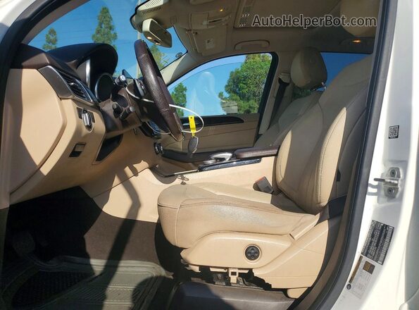 4JGDA5JB2GA749622 2016 MERCEDES-BENZ GLE White Widok wnętrza z przodu