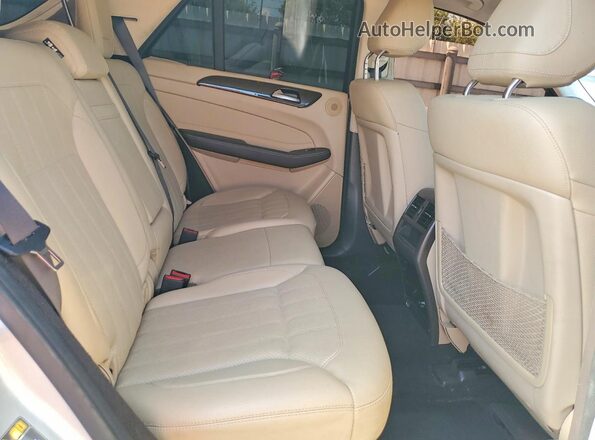 4JGDA5JB3GA788686 2016 MERCEDES-BENZ GLE Silver Widok wnętrza z tyłu
