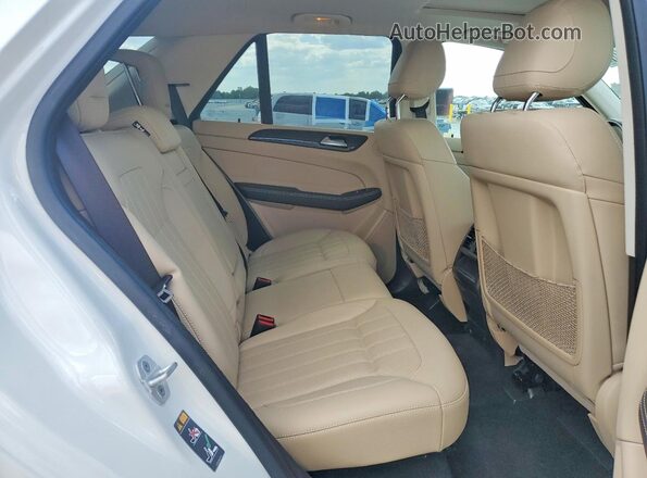 4JGDA5JB4JB061963 2018 MERCEDES-BENZ GLE White Вид задньої частини салону