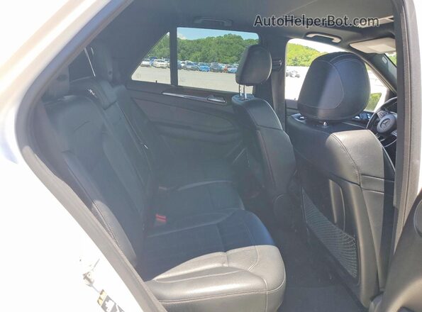 4JGDA5JB7JB054621 2018 MERCEDES-BENZ GLE White Widok wnętrza z tyłu