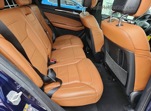 4JGDA5JB8HA936929 2017 MERCEDES-BENZ GLE Black Widok tylnych siedzeń