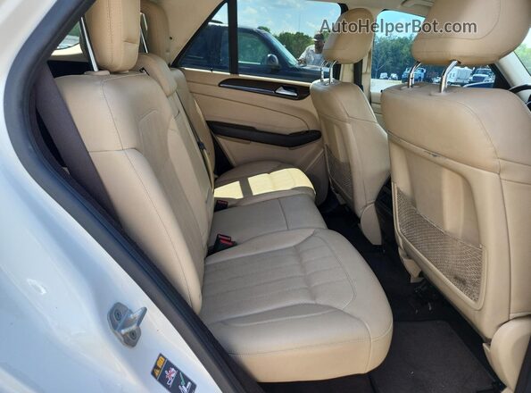 4JGDA5JB8JB030134 2018 MERCEDES-BENZ GLE White Widok wnętrza z tyłu