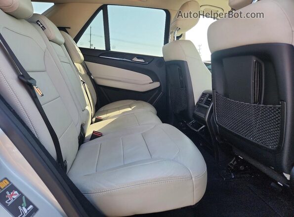 4JGDA5JB9GA720070 2016 MERCEDES-BENZ GLE Silver Vista interior trasera