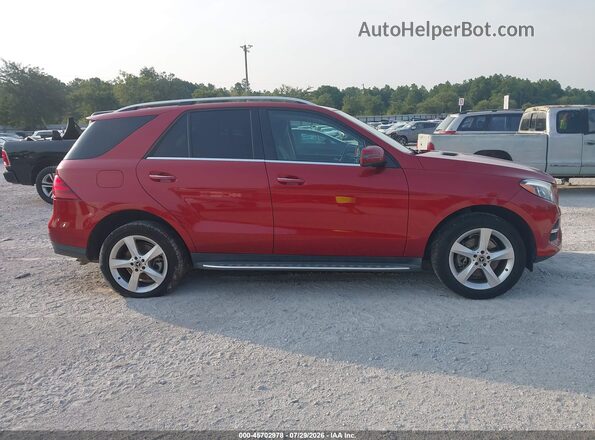 4JGDA5JBXHA935880 2017 MERCEDES-BENZ GLE 350 Red Widok wnętrza z tyłu