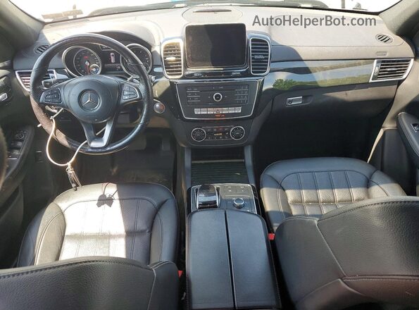 4JGDF6EE1HA892476 2017 MERCEDES-BENZ GLS Silver Widok deski rozdzielczej