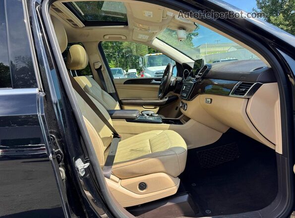 4JGDF6EE3HA938681 2017 MERCEDES-BENZ GLS Black Widok wnętrza z przodu