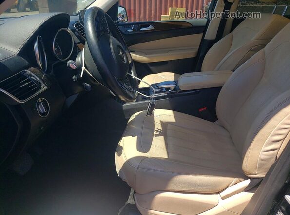 4JGDF6EE8HA889669 2017 MERCEDES-BENZ GLS Black Vista interior delantera