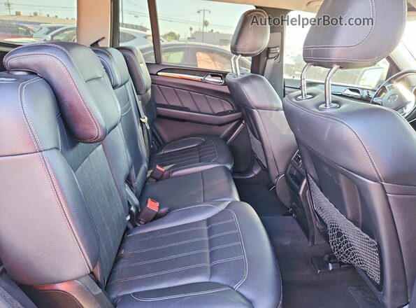 4JGDF6EEXGA671215 2016 MERCEDES-BENZ GL-CLASS Silver Rear interior view