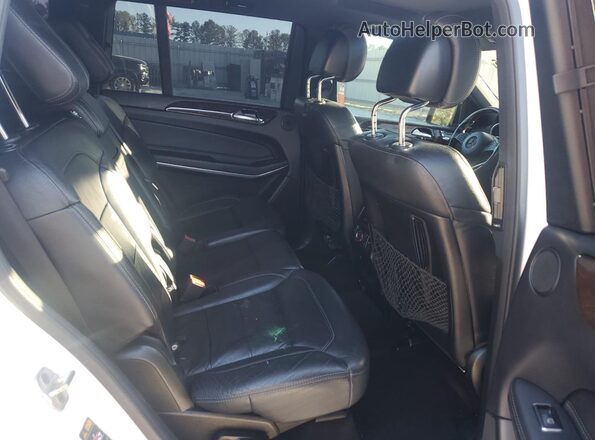 4JGDF7DE3HA754980 2017 MERCEDES-BENZ GLS White Rear interior view