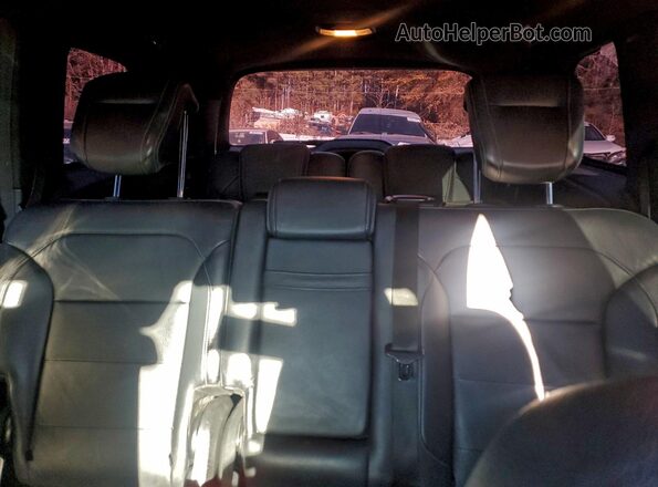 4JGDF7DE3HA754980 2017 MERCEDES-BENZ GLS White Rear seats view