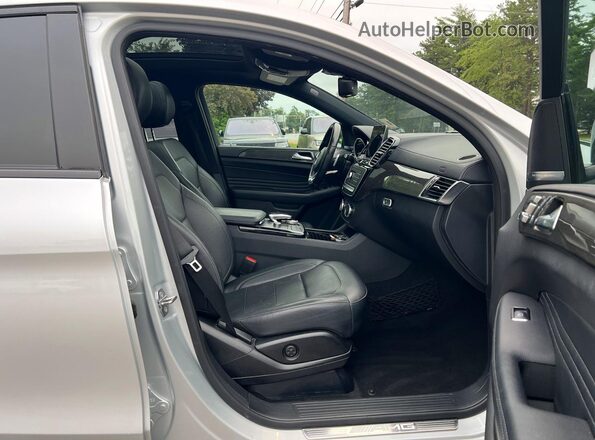 4JGED6EB8KA134545 2019 MERCEDES-BENZ GLE Silver Widok z przodu