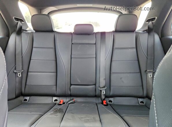 4JGFB4FB9TB586061 2026 MERCEDES-BENZ GLE Black Widok tylnych siedzeń