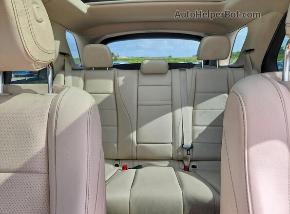 4JGFB4JB1PA834225 2023 MERCEDES-BENZ GLE White Rear seats view
