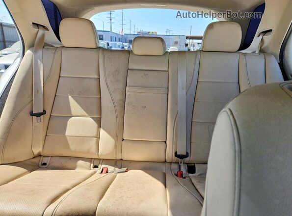 4JGFB4JB2NA665622 2022 MERCEDES-BENZ GLE White Vista de los asientos traseros
