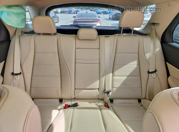 4JGFB4JB2NA700014 2022 MERCEDES-BENZ GLE Tan Rear seats view