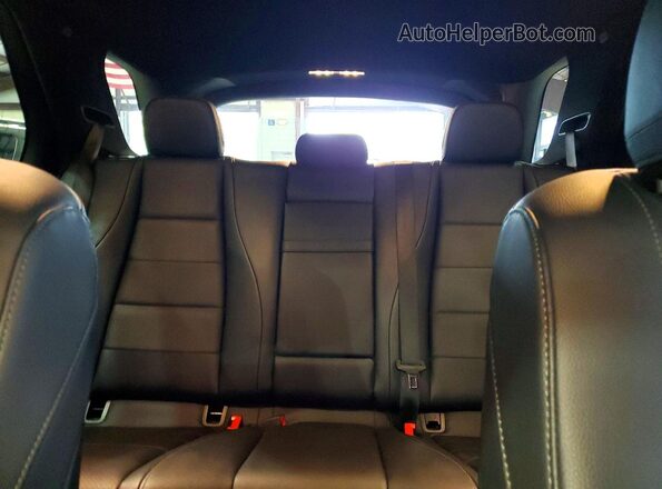 4JGFB4KB1NA819929 2022 MERCEDES-BENZ GLE Black Widok tylnych siedzeń