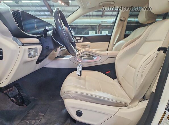 4JGFB4KB3LA013457 2020 MERCEDES-BENZ GLE White Front interior view