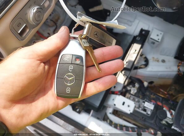 4JGFB4KB8LA046406 2020 MERCEDES-BENZ GLE 350 Белый Вид панели приборов