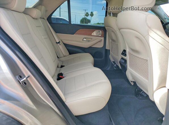 4JGFB5KB4NA758145 2022 MERCEDES-BENZ GLE Gold Вид задньої частини салону